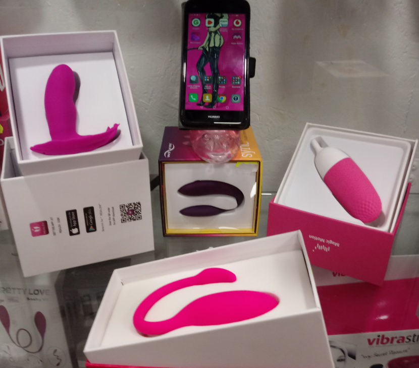 Sex Toys controllati da Cellulare alla Boutique dell'Eros Sexy Shop Bologna