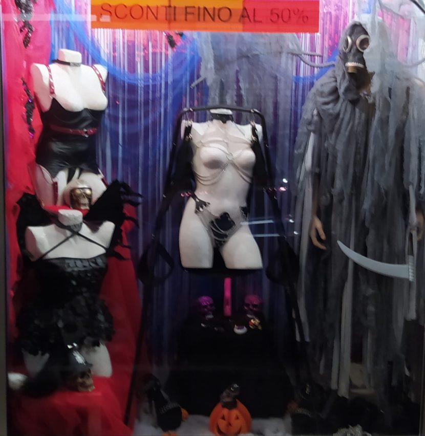 Halloween-Costume-Boutique-Eros-Sexy-Fetish-Shop-Bologna-10
